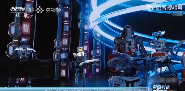 央视2025跨年晚会阵容官宣引热议,网友质疑邀请名单